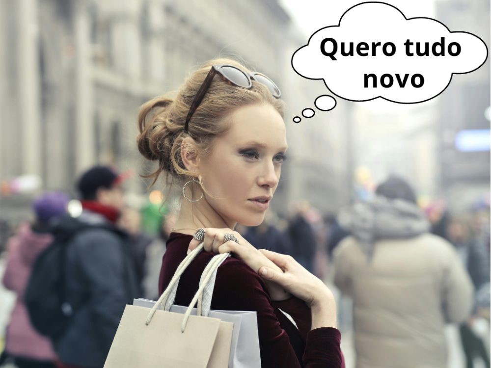 nesta imagem entenda O primeiro passo é criar um olhar atento ao que você já tem. Nesse post voce vai aprender a fazer compras mais acertivas baseada nas roupas que você já tem. 